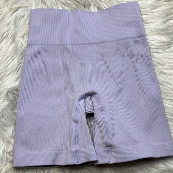 Ribbed Athletic Pull On Midi Shorts Light Purple Size XS - Picture 3 of 3